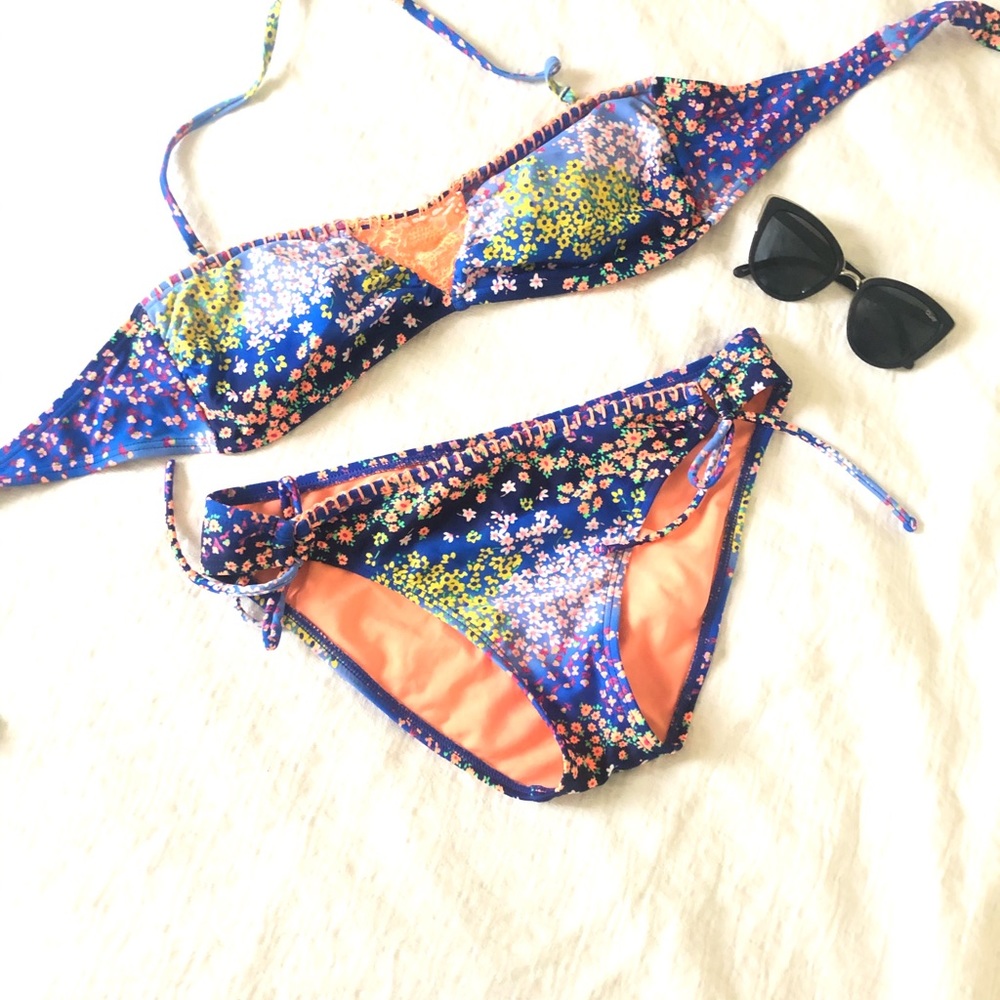 Arizona Jean Co. -  Floral Junior swimsuit set!
